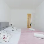 Family Droga Na Bystre By Renters شقة